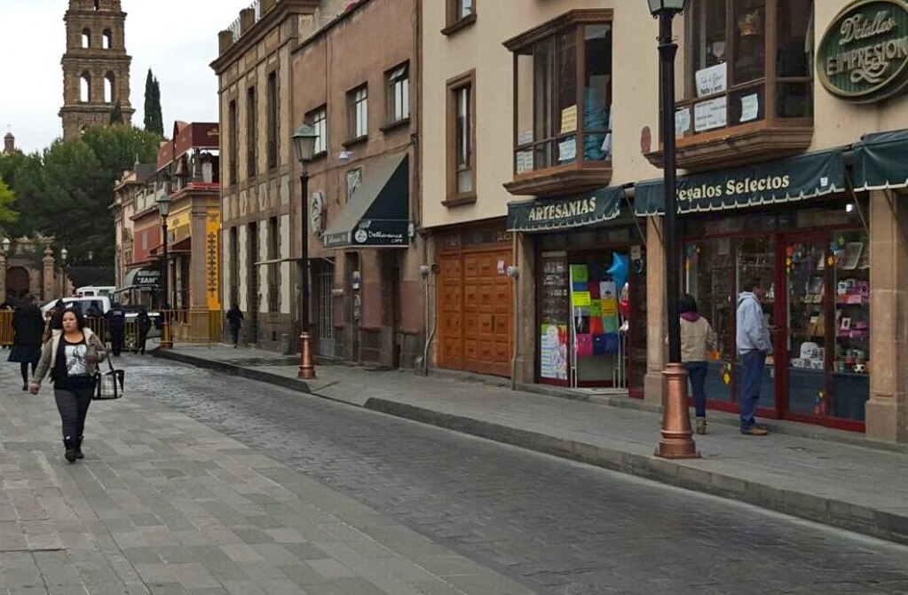 Regreso a clases afecta ventas de comercios en el Centro 