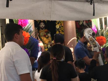 “Venimos a agradecerle”, entre música sonidera y lágrimas festejan a San Judas en San Luis Potosí 