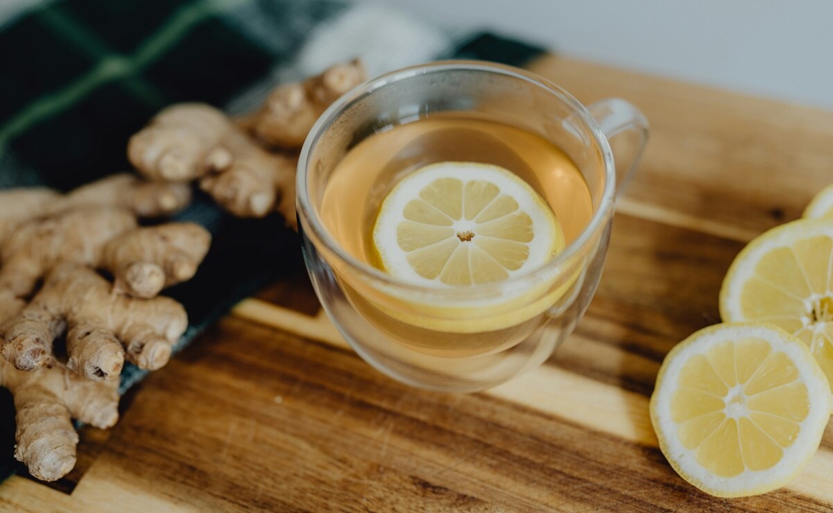 El té de jengibre puede ser útil en el tratamiento de gripe y resfriado. Foto: Unsplash.