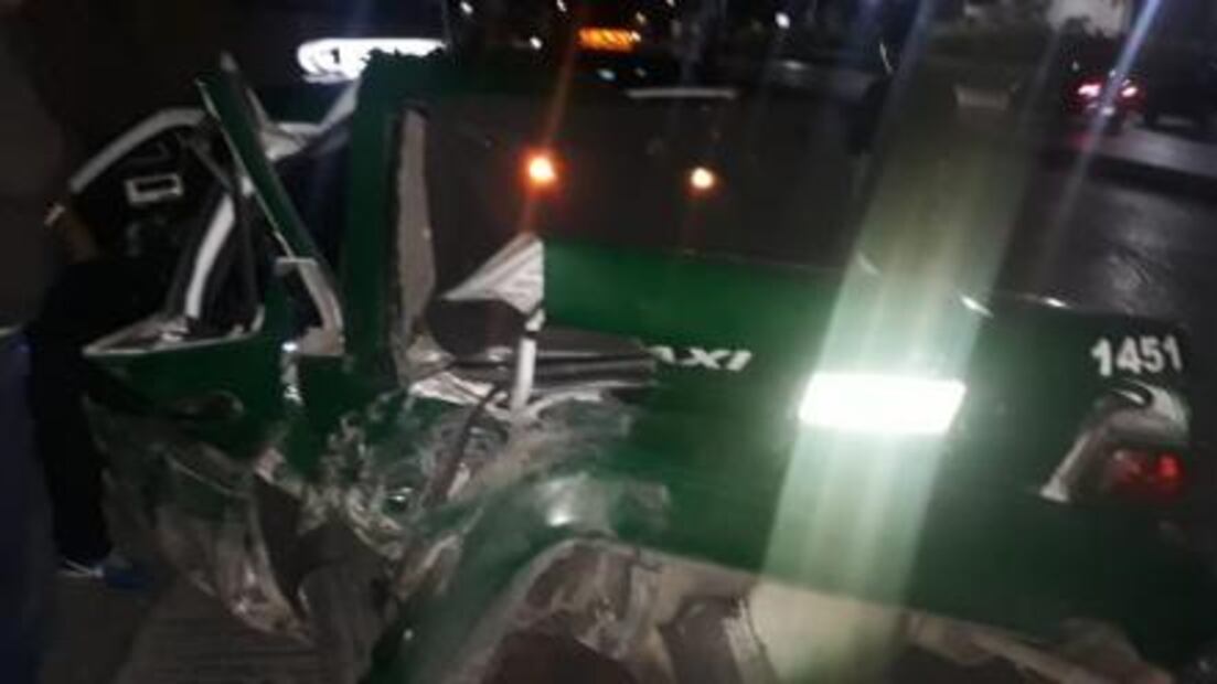 Conductor intenta huir de antialcohol y choca 