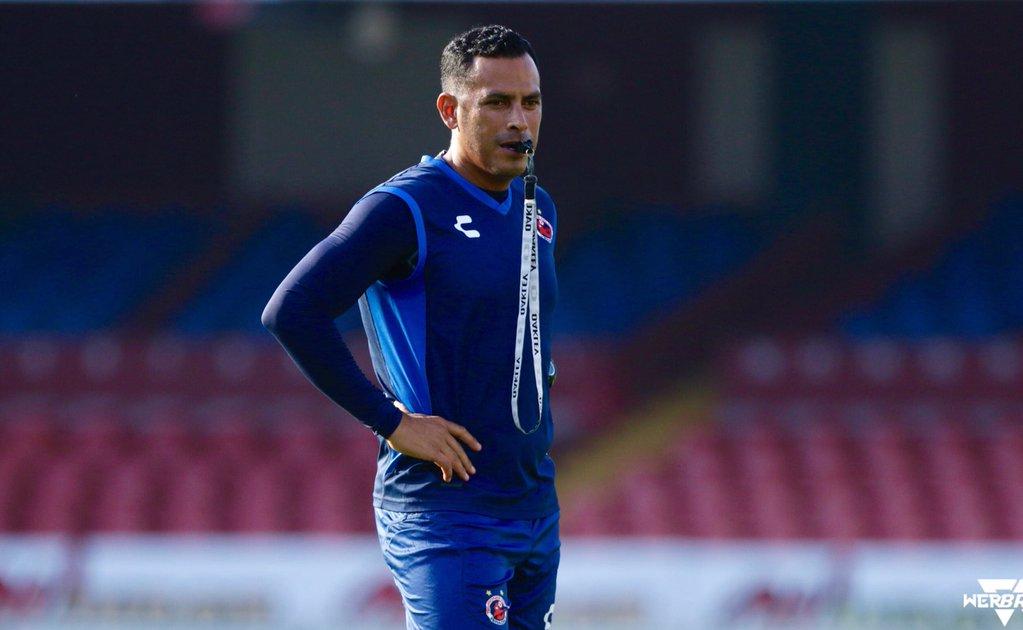 Hugo Chávez en un entrenamiento con Veracruz. Foto: @ClubTiburones.