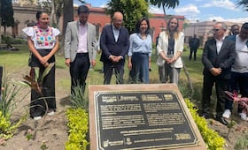 Develan placa de la Unesco que renoce a San Luis como Ciudad Creativa de la Literatura 