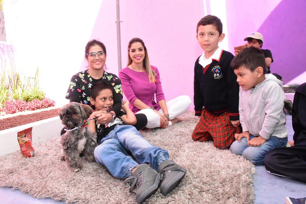 Niños con discapacidad son atendidos con terapia canina en Soledad
