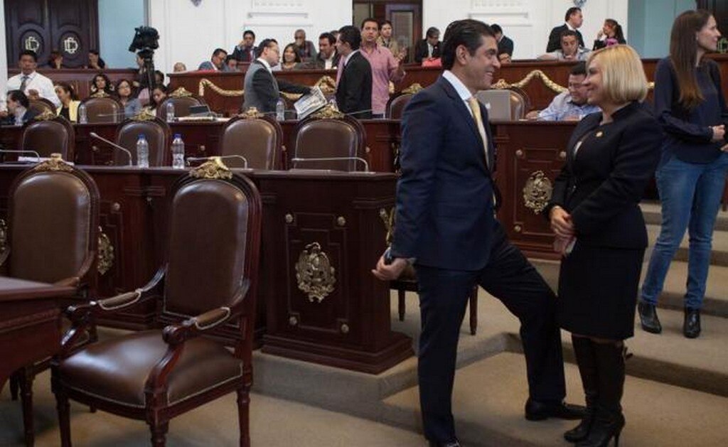  Gastan $226 mil en fistoles y carpetas para 66 congresistas de CDMX