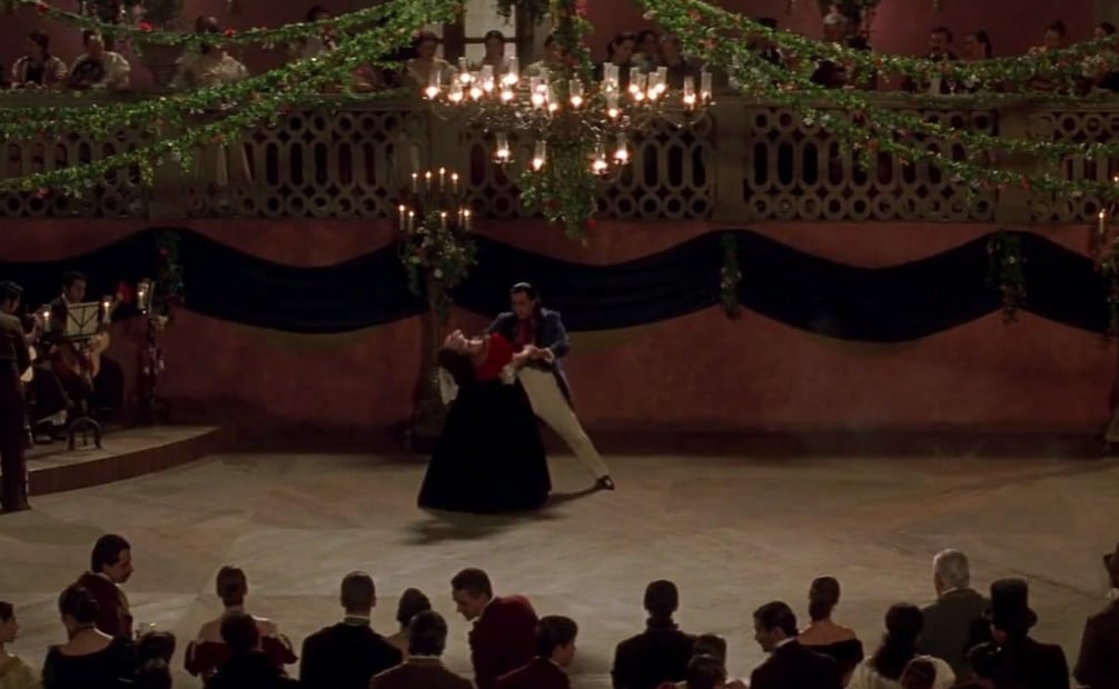 Baile en La Máscara del Zorro. Foto: imdb.com