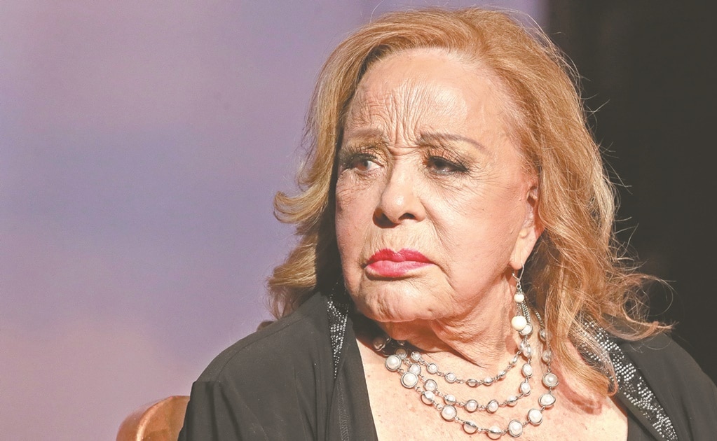 Silvia Pinal, hospitalizada y sin fecha para regresar a su casa 