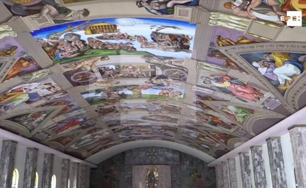 Miguel Macías hizo una réplica de la Capilla Sixtina en una iglesia de la Ciudad de México. Foto: Captura video YouTube / Agencia EFE