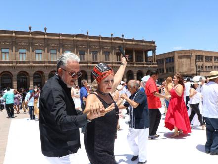 Más de 600 danzoneros le ponen estilo a la Muestra Nacional de Danzón 2022 en SLP