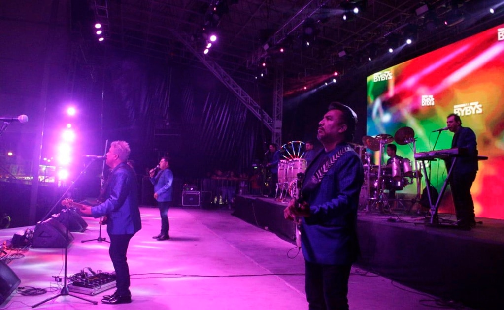 Los Bybys encendieron el Teatro del Pueblo con su cumbia romántica 