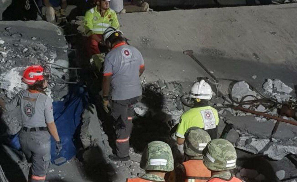 Labores de rescate de octava víctima mortal del derrumbe de centro comercial Cumbres del Sol, luego de más de 40 horas de labor de 200 brigadistas. Foto Especial