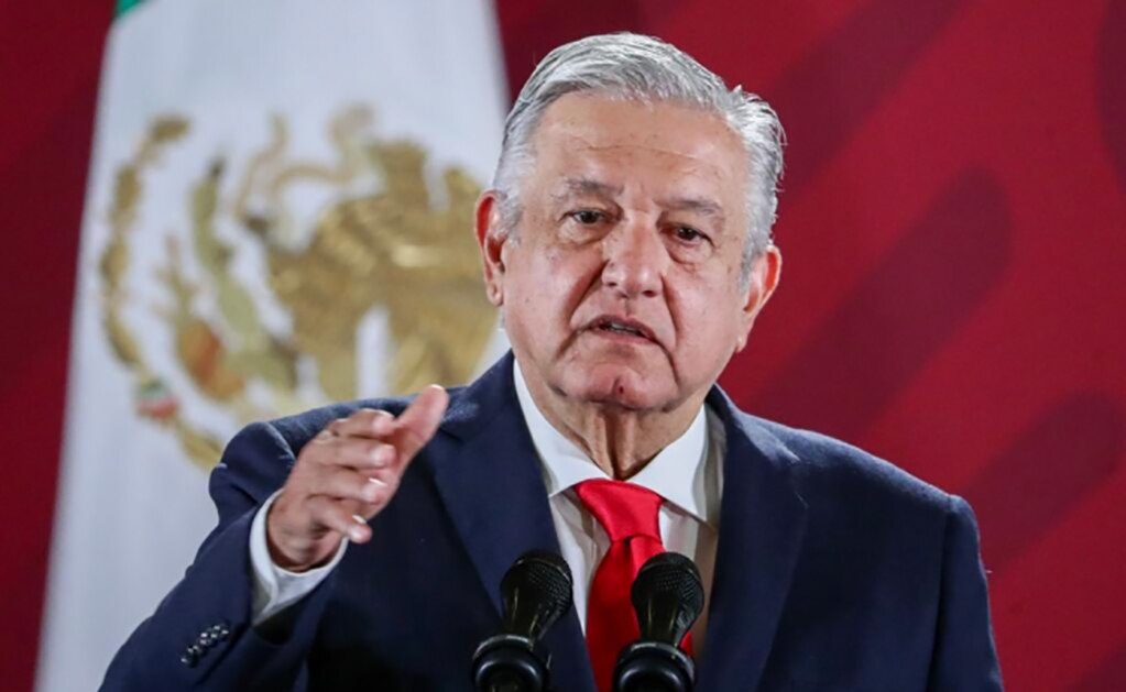 Celebra AMLO que renuncia de Romero Deschamps se haya dado sin violencia