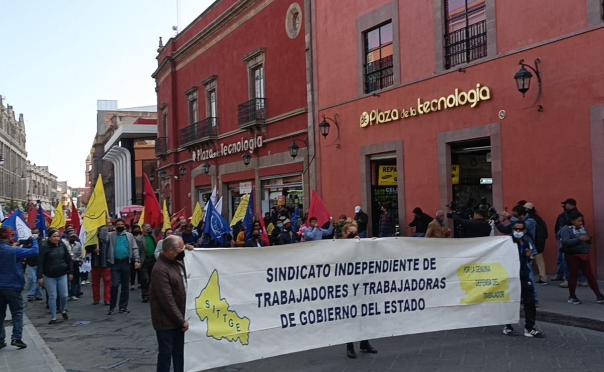 Sindicato de trabajadores del gobierno de SLP exige reintegración de puestos de trabajo