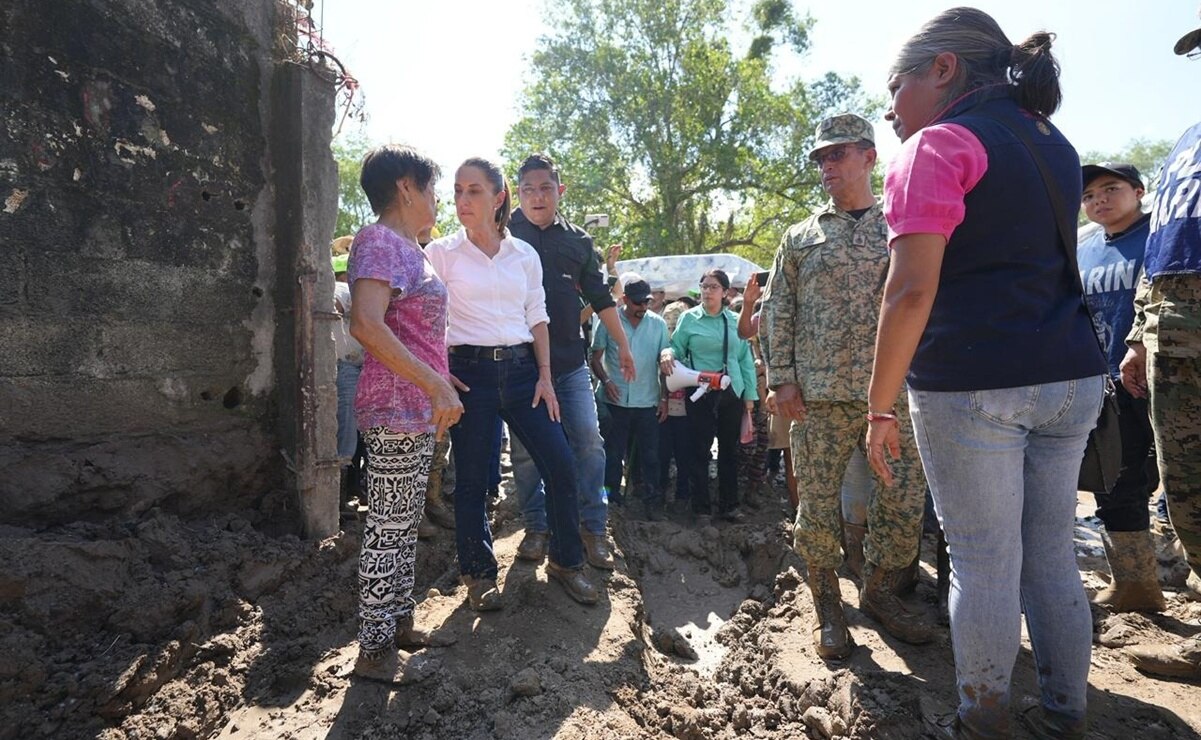 “No están solos”, afirma Sheinbaum a familias huastecas de SLP durante su recorrido en zonas afectadas 