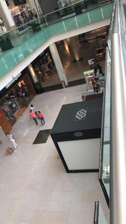 Pese a estar en semáforo rojo, potosinos regresan a “Plaza San Luis”