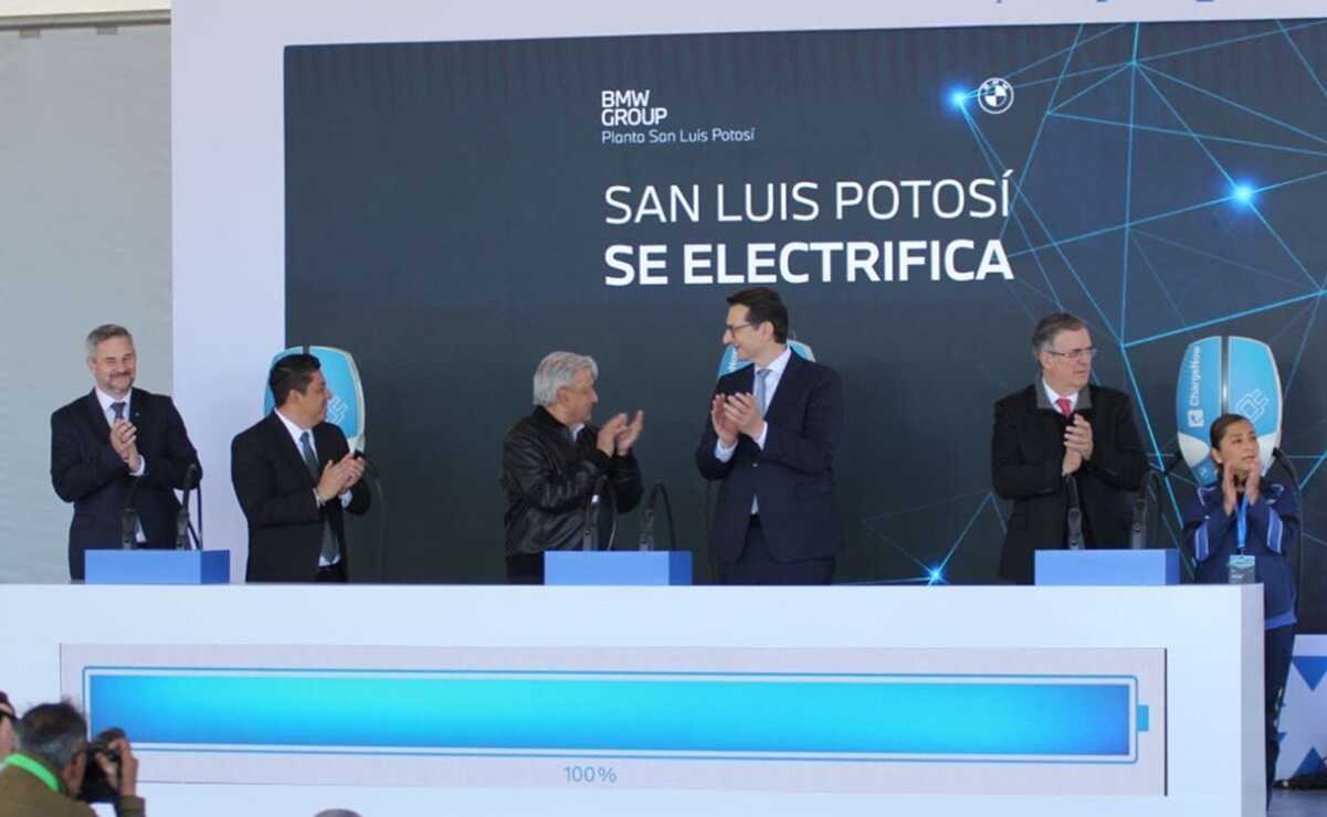 "Trabajadores y mano de obra, tesoro de México para ofertar a grandes industrias", dice AMLO desde SLP