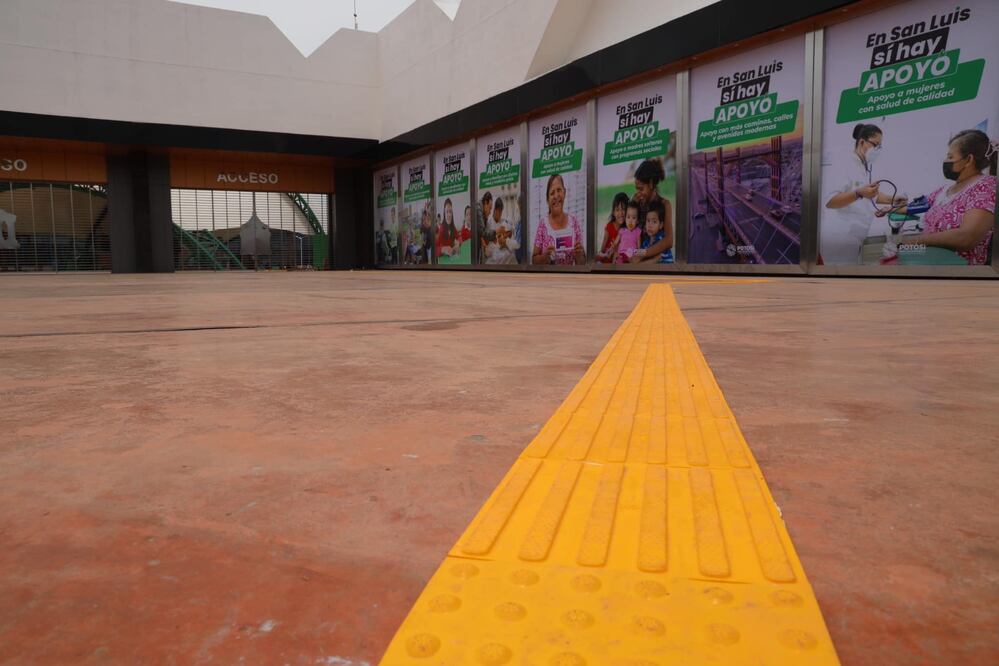 Con vía podotáctil personas ciegas podrán desplazarse en la Fenapo. Foto: Especial