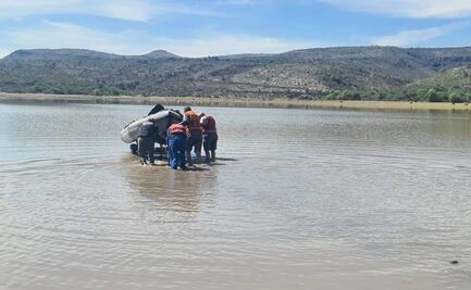Rescatan cuerpo de hombre que cayó a la Presa de San José mientras pescaba