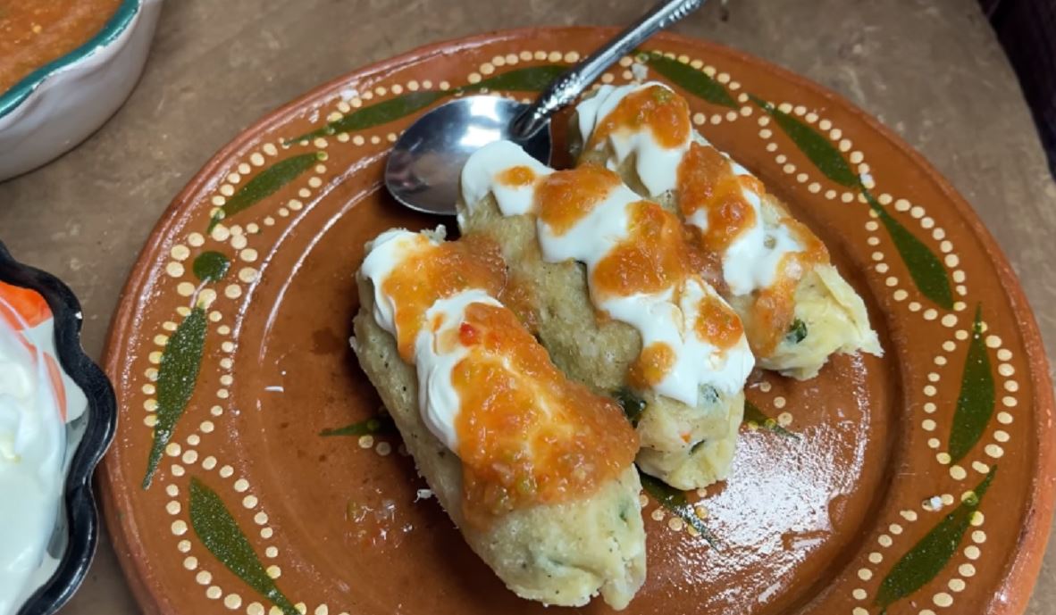 Prepara tamales sin hoja de maíz con la receta de Doña Ángela