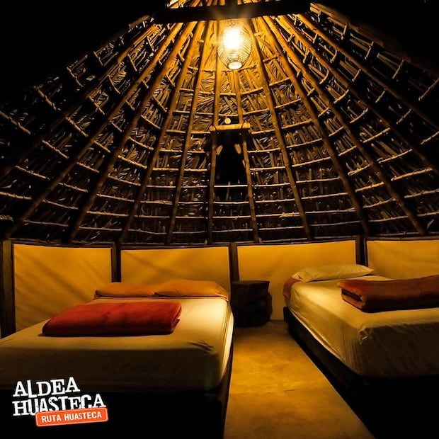 Cabañas de la aldea Tének en SLP. Foto: FB@Aldea Huasteca