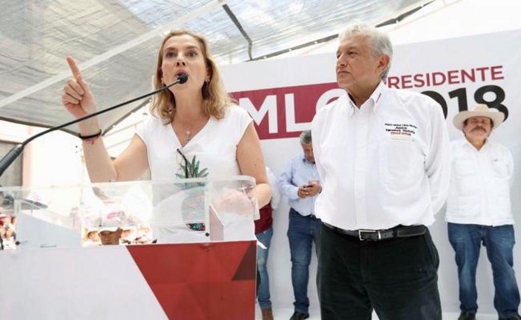 Beatriz Gutiérrez Müller, esposa de Andrés Manuel López Obrador, candidato de la alianza Juntos Haremos Historia, habló del legado de Francisco I. Madero y llamó a defender la democracia, durante un mitin en Durango (VALENTE ROSAS. EL UNIVERSAL)