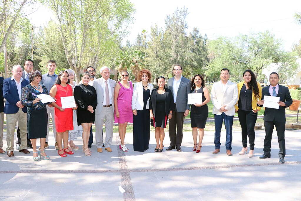 Ayuntamiento entrega premio municipal de educación 2019 a docentes 