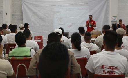 Imparten taller "Disciplina del deporte" en penal de La Pila
