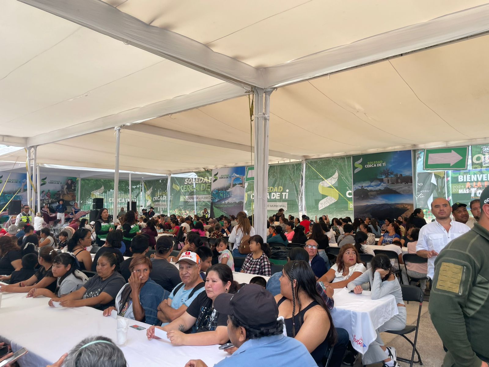 Decenas de asistentes disfrutaron de los antojitos en la Fenapo.