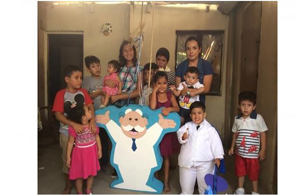 Niño celebra su cumpleaños como el “Dr. Simi”