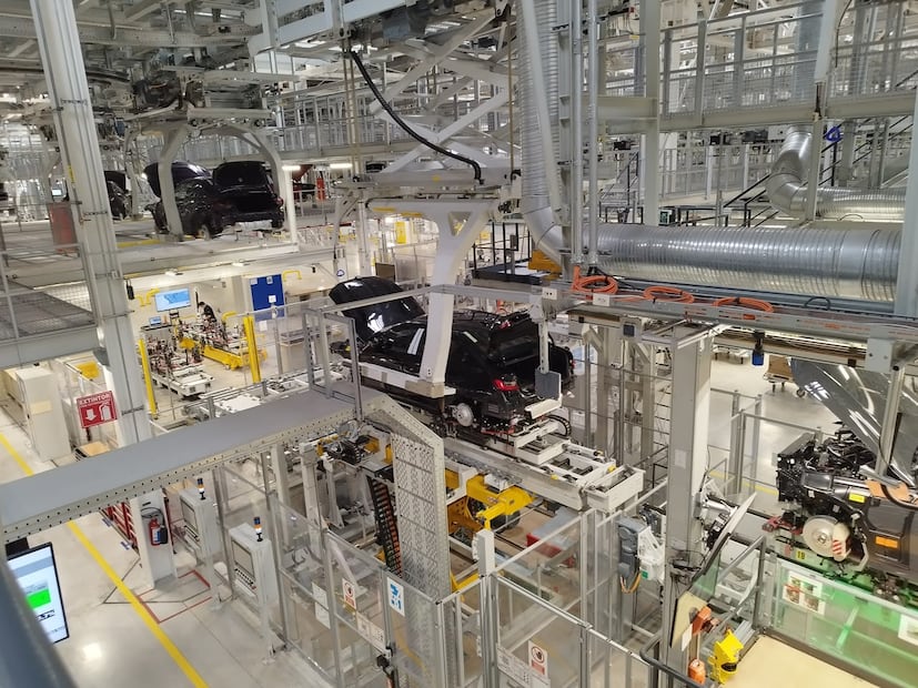 La planta armadora alemana BMW con sede en San Luis Potosí se prepara para producir vehículos totalmente eléctricos en 2027. Foto: Nancy Lizet Hernández