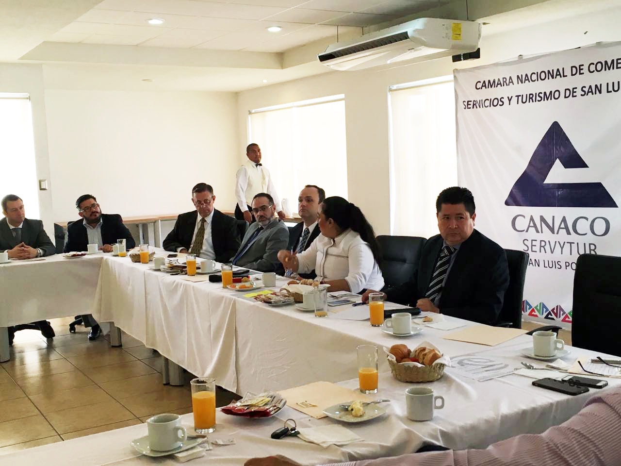 Revisarán si empresas fantasmas fueron contratadas por dependencias estatales