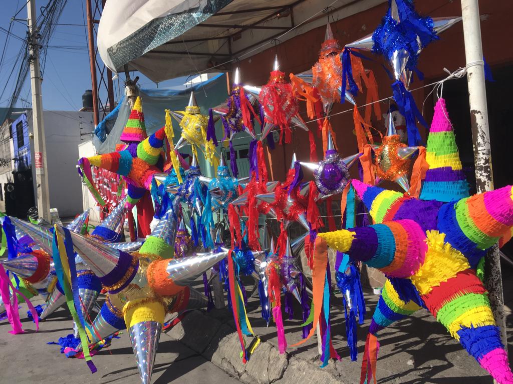 ¡Dale, dale, dale! Piñatas, la tradición y sustento de una familia desde hace 23 años en SLP