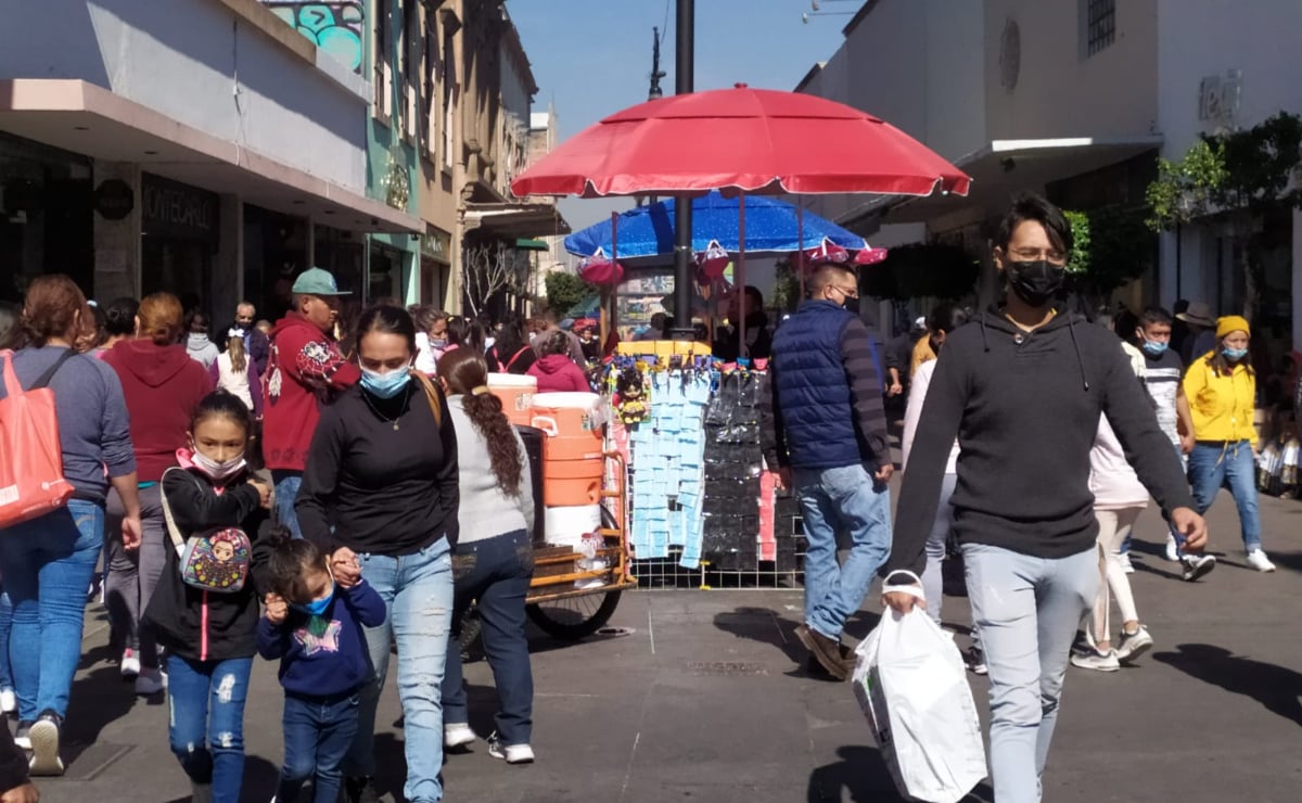 Restaurantes, plazas, gimnasios y comercios en SLP reducen aforo al 50% por Covid-19