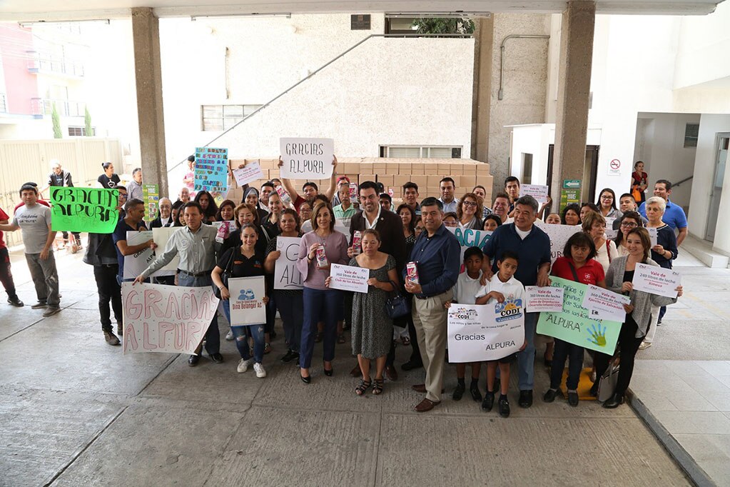 Distribuyen 41 mil litros de leche a asociaciones civiles