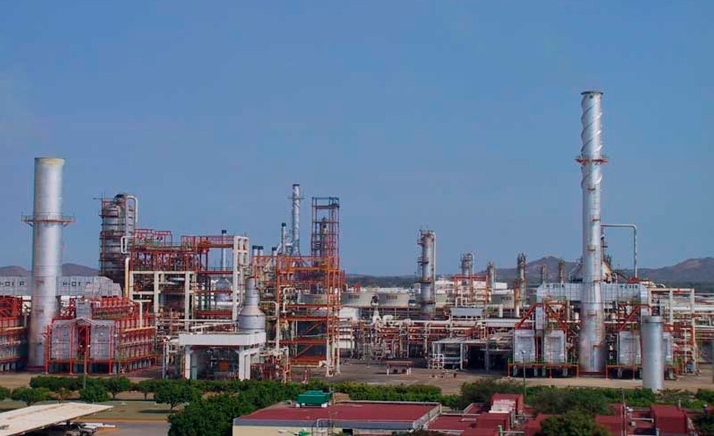 Refinería de Pemex en Salina Cruz, reduce 50% su producción