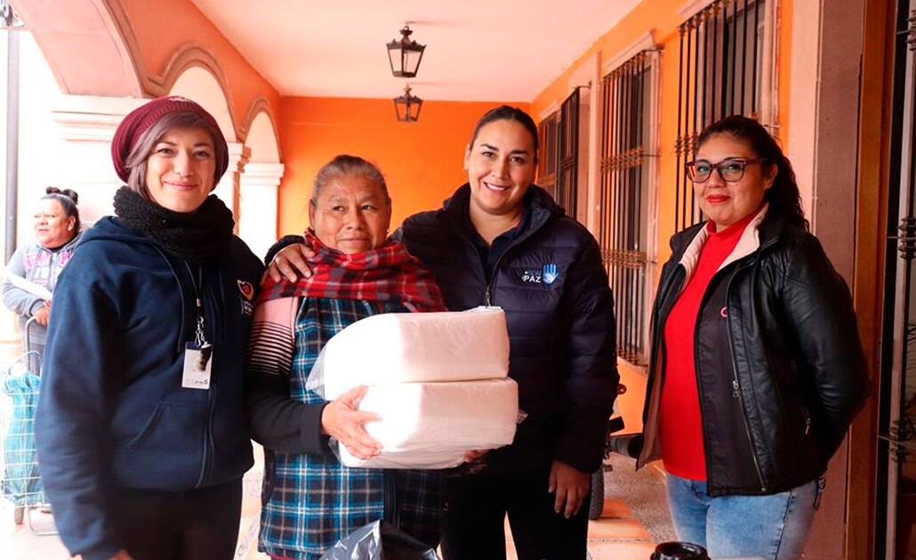 Entregan apoyos a sectores vulnerables en La Pila