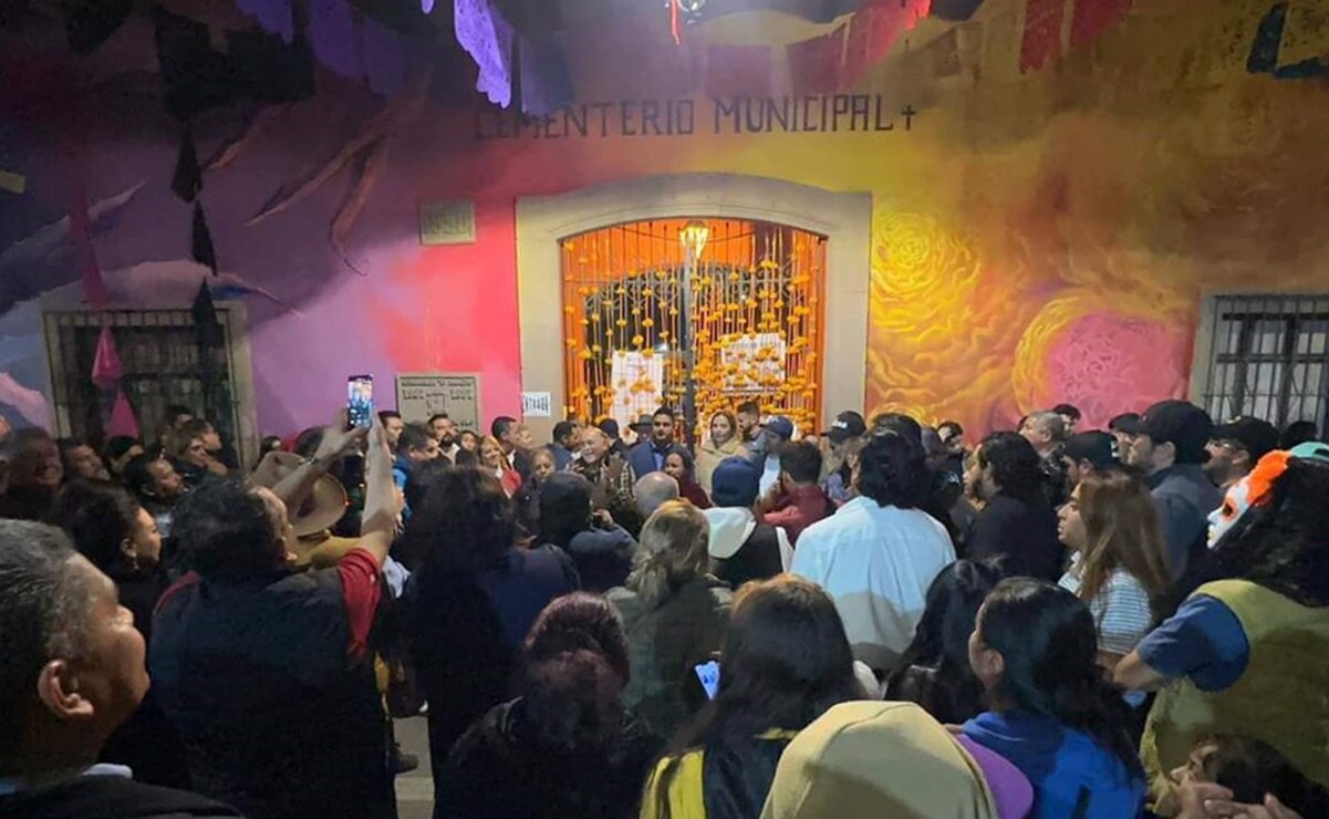 Panteón El Saucito de SLP registra gran afluencia de visitantes los días 1 y 2 de noviembre. Foto: Especial