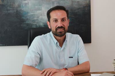 Leonel Serrato cobrará un peso si gana alcaldía