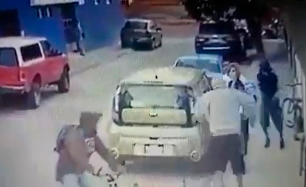 (VIDEO) Banda de asaltantes en bicicleta opera en Himno Nacional