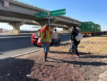 Don José y la familia Macías se conocen; ambos continúan buscando a su familia en SLP