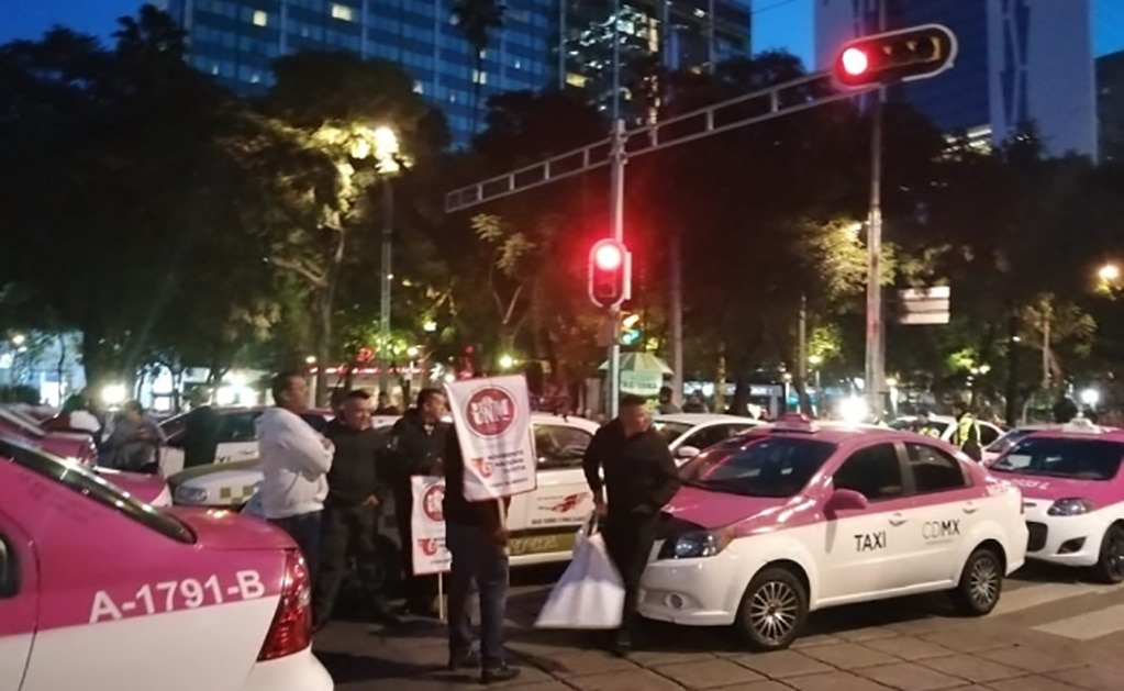 Taxistas marchan desde diversos puntos hacia el Ángel de la Independencia