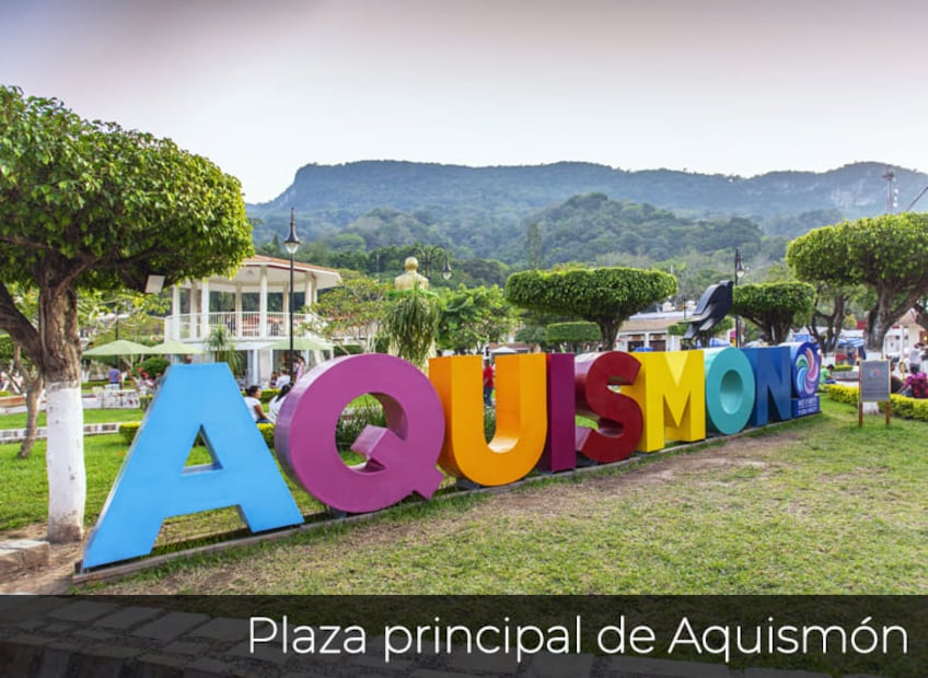 Plaza principal de Aquismón. Foto: visitasanluispotosi.com