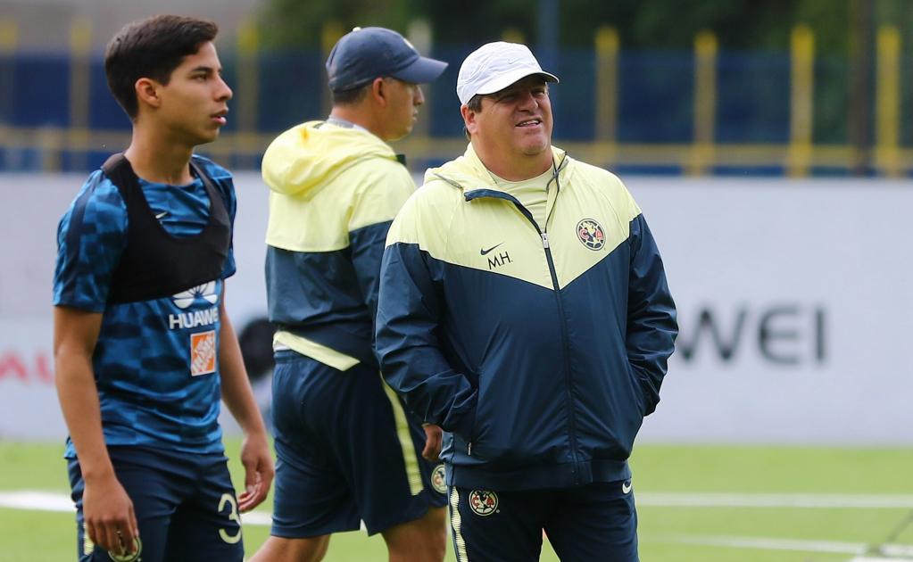 Lo que piensa Miguel Herrera de Diego Lainez
