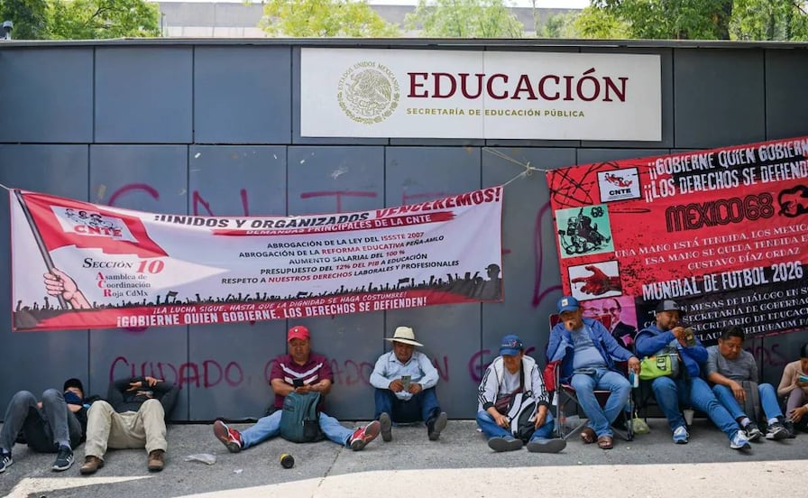 CNTE se lleva plazas, becas, crematorios… y 800 mdp