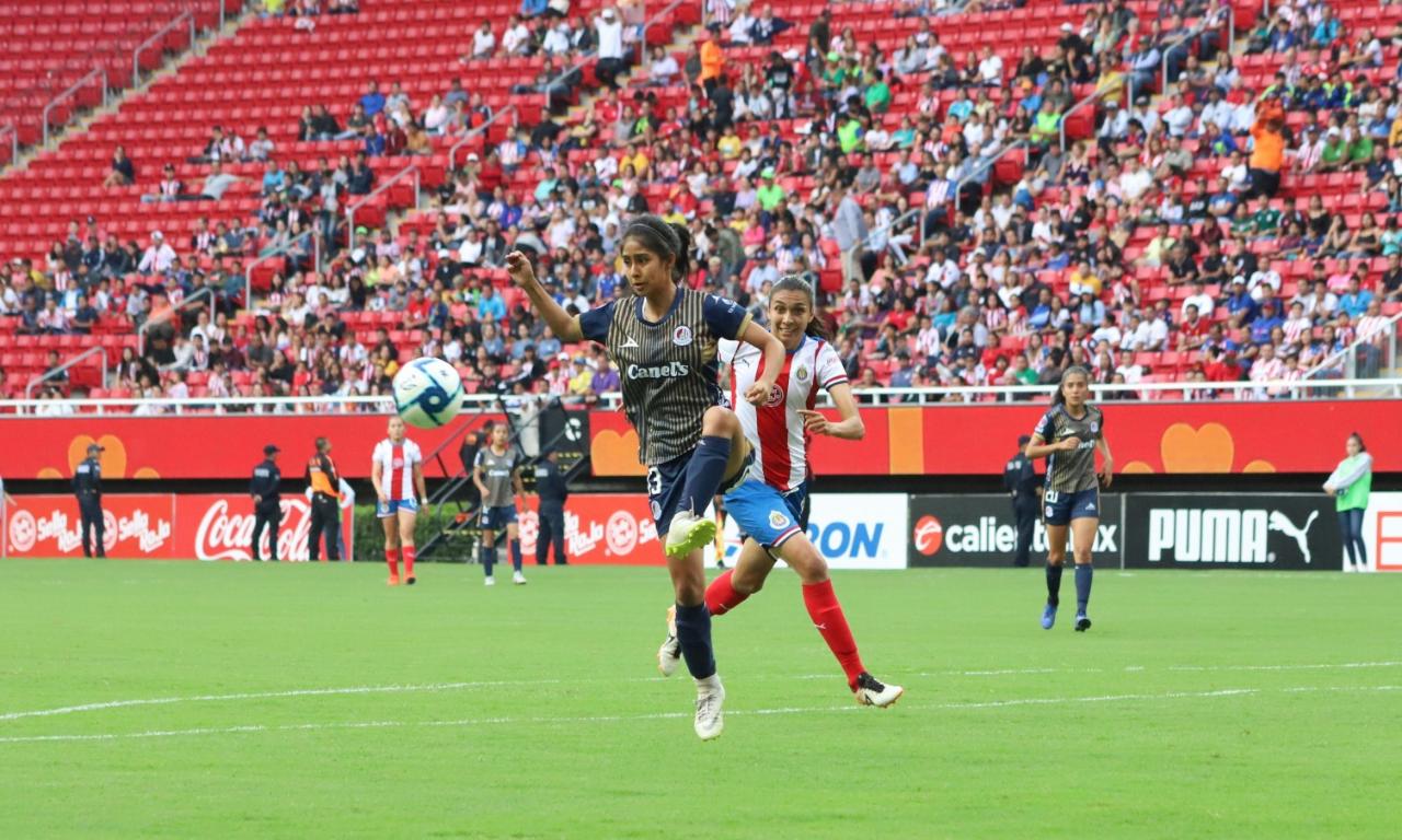En cardiaco partido, Chivas femenil se impone a Atlético de San Luis femenil 