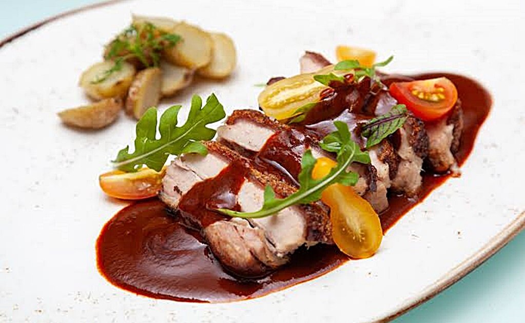 Receta. Prepara el asado de boda, el platillo que SLP adoptó de Zacatecas