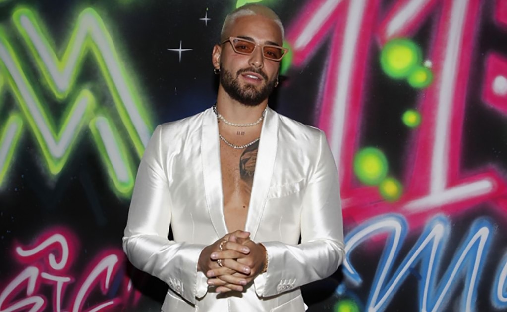 Maluma arma fiesta por lanzamiento de su disco "11:11"