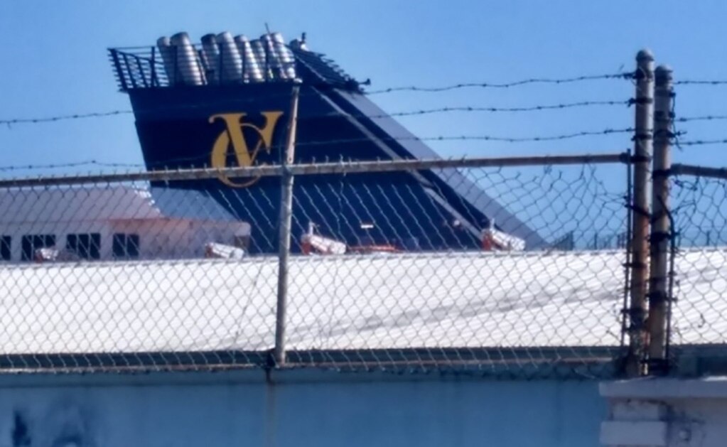 Encuentran cadáver dentro de una maleta en crucero de Mazatlán