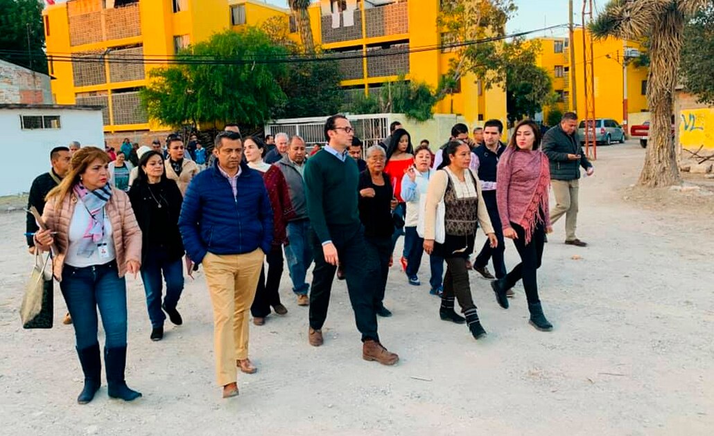 Xavier Nava anuncia obras en colonia Arbolitos