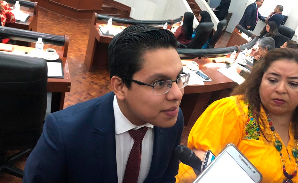 Niega Edson haber colocado “aviadores” en el Congreso