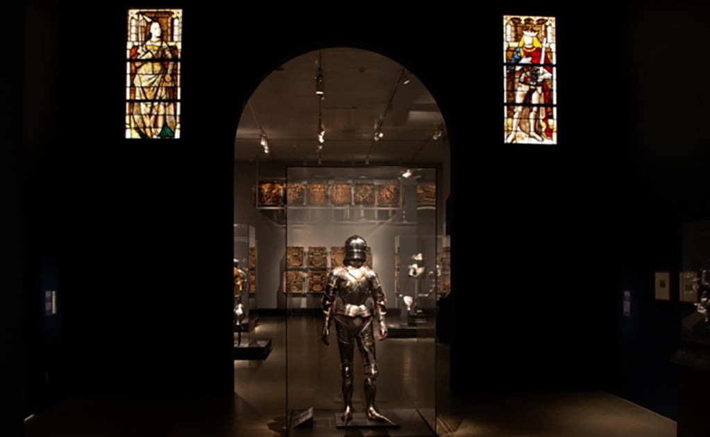 Maximiliano I, el emperador que conquistó con armaduras, artes marciales y esculturas